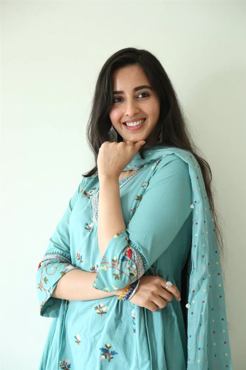 Heroine Simrat Kaur